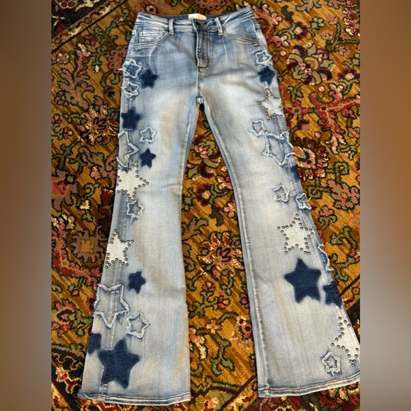 *NEW*  Oli & Hali brand flare jeans size M - Picture 2 of 9
